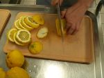 Bio - Zitronen schneiden