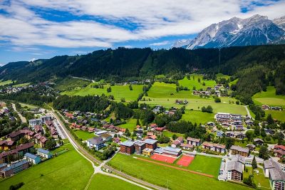 Jugendsporthaus und Dachstein