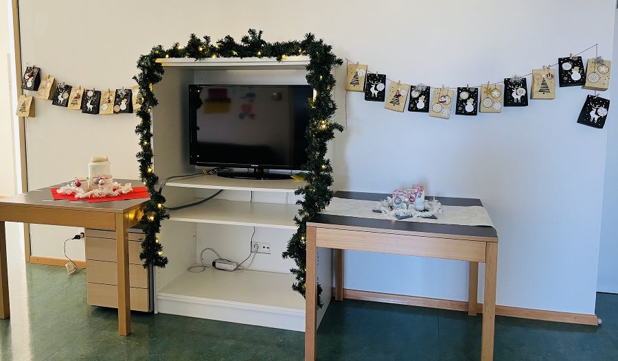 Adventskalender und weihnachtliche Deko Adventskalender und weihnachtliche Deko